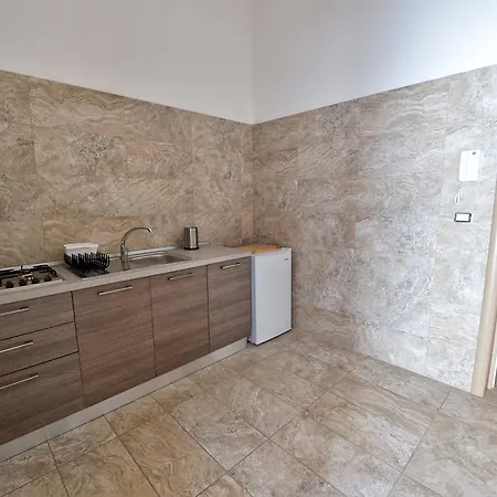 Almapulia Suites Bed & Breakfast *